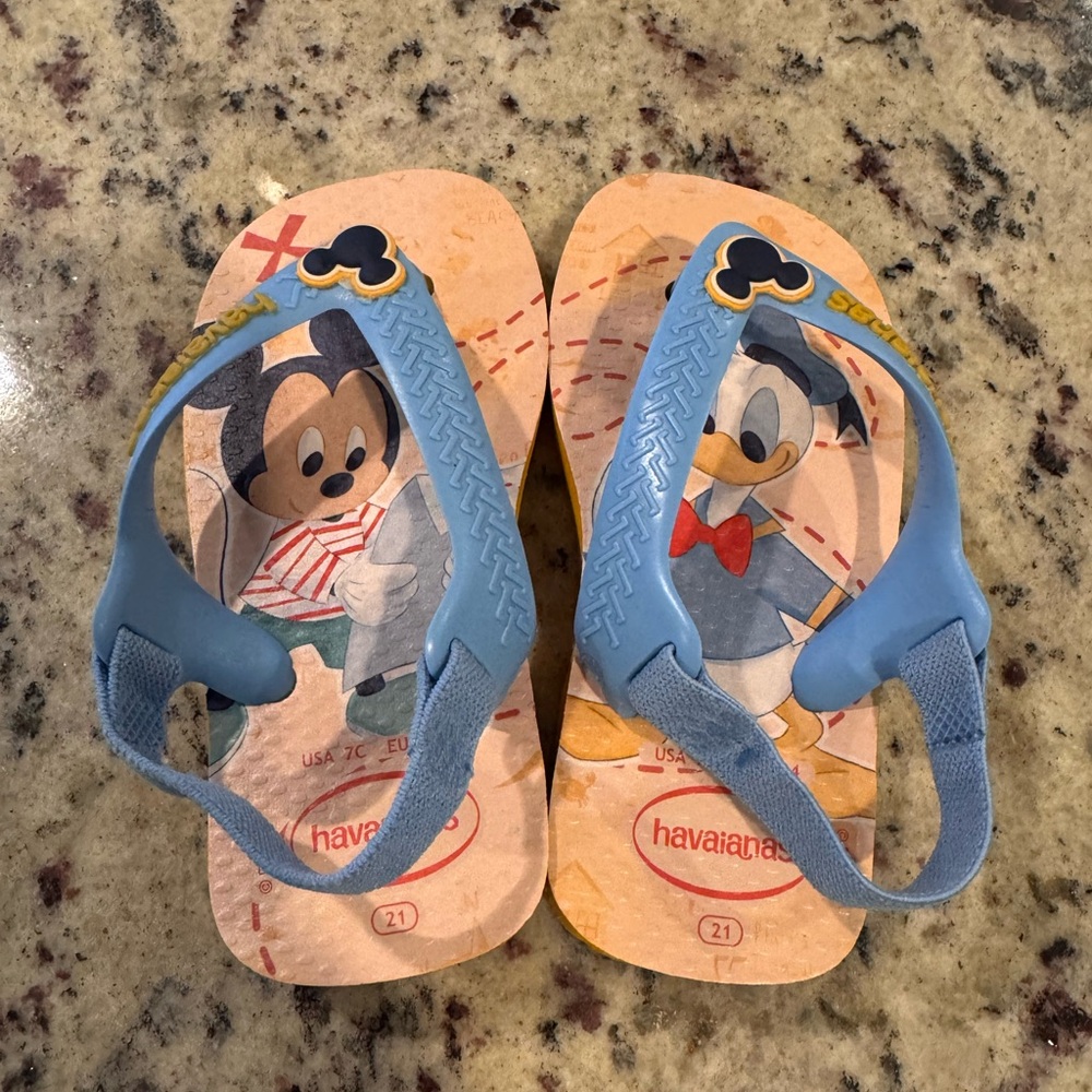 Havaianas Kids Mickey & Donald Light Blue Flip Flops - US 7 New and Unworn